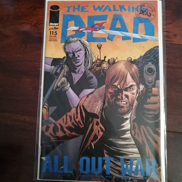 The Walking Dead Comic Book lot Issues 115-126 - Picture 4 of 15